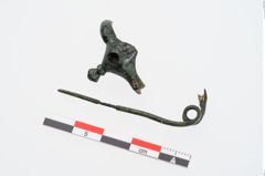 Foto von Bronzedreiknopffibel (NHMW-PRAE-024697)